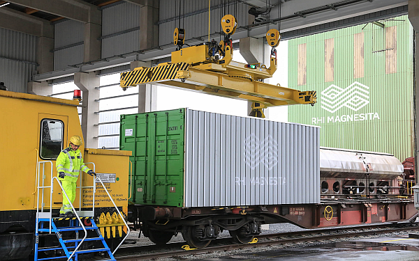 RHI Magnesita weiht Container-Terminal in Hochfilzen ein